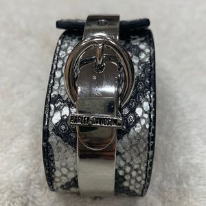 Harley Davidson snakeskin Willie G bracelet. I do not have the original box.